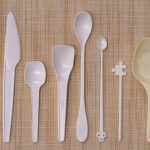 バイオマスプラを使用したプラスチックカトラリー